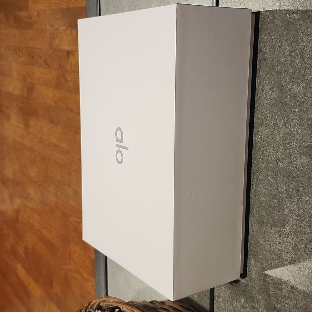 Alo White Box - Picture 4 of 6